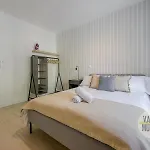 Spacious New Aparment Para 8Pax En La Plaza De Tirso E1