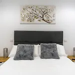 Brigth- Pool Parking-1Bd 1Bth-Prado