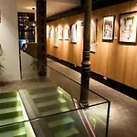 Artrip Hotel
