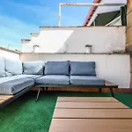 Atico Reformado Con Terraza En Tirso De Molina Para 4 Personas Alquiler Temporal