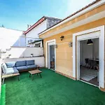 Atico Reformado Con Terraza En Tirso De Molina Para 4 Personas Alquiler Temporal