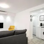 Beautiful Family Flat In Residential Area - Noblejas
