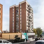Relajate Y Conectate En Un Espacio Moderno Cerca De Ifema