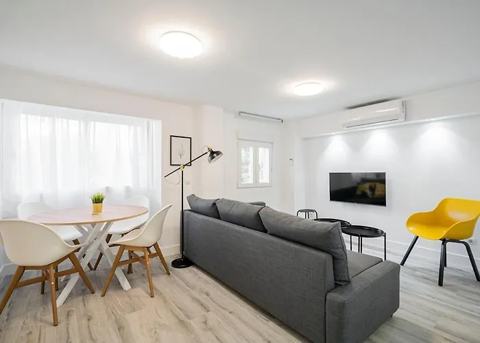 Beautiful Family Flat In Residential Area - Noblejas