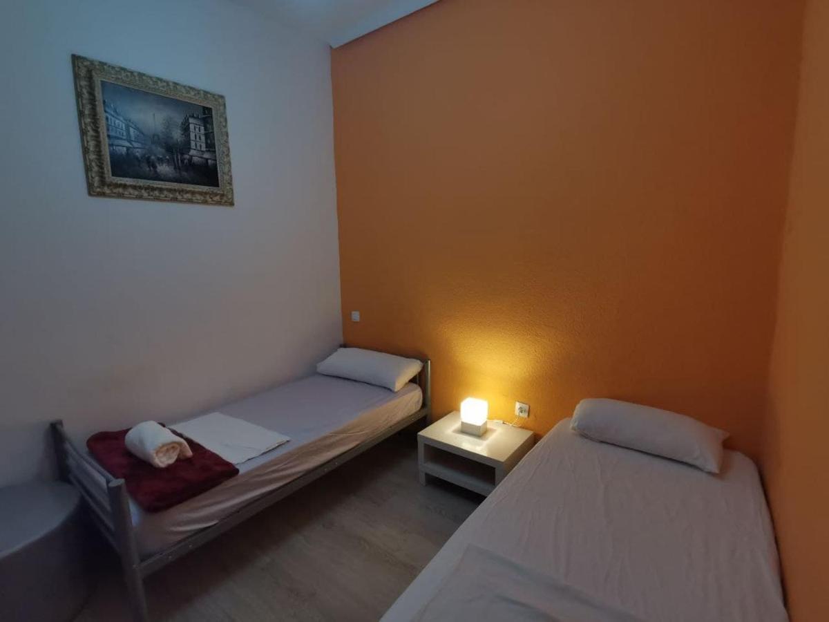 Pensión Arvin Hostal *