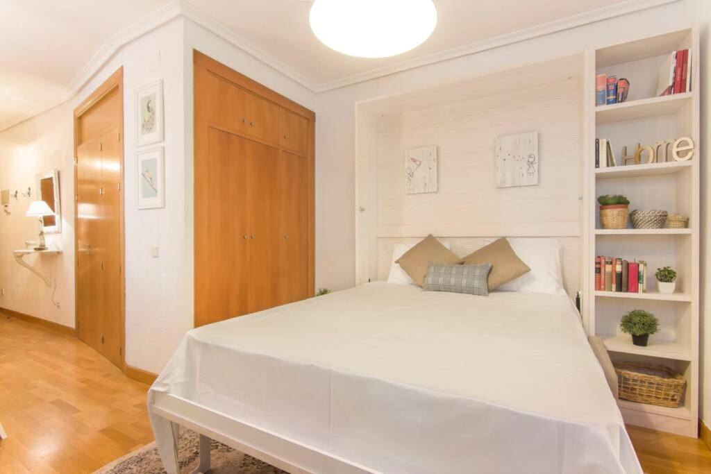 Cómodo Y Céntrico Estudio De Lujo En Atocha - Jardín Botánico. Wifi Apartamento *