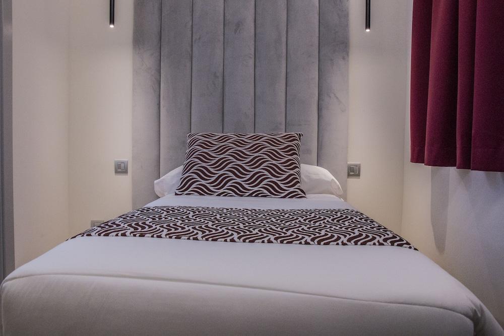Juliette-gran Via Hostal *