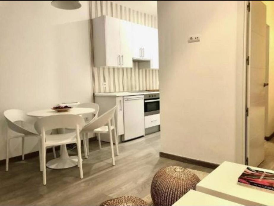 A Metros Del Retiro Apartamento *