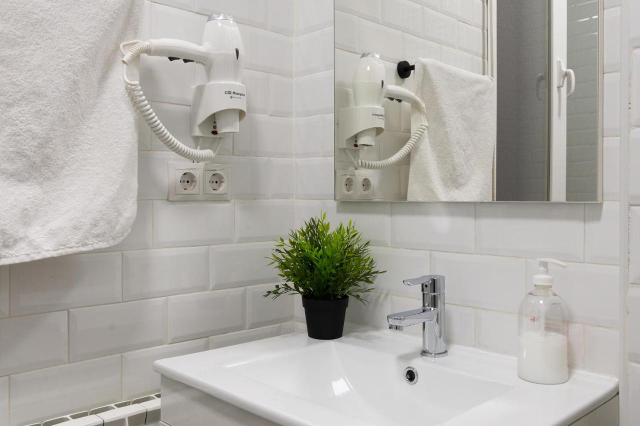 Vip Cervantes, By Monaro***** Apartment Madrid