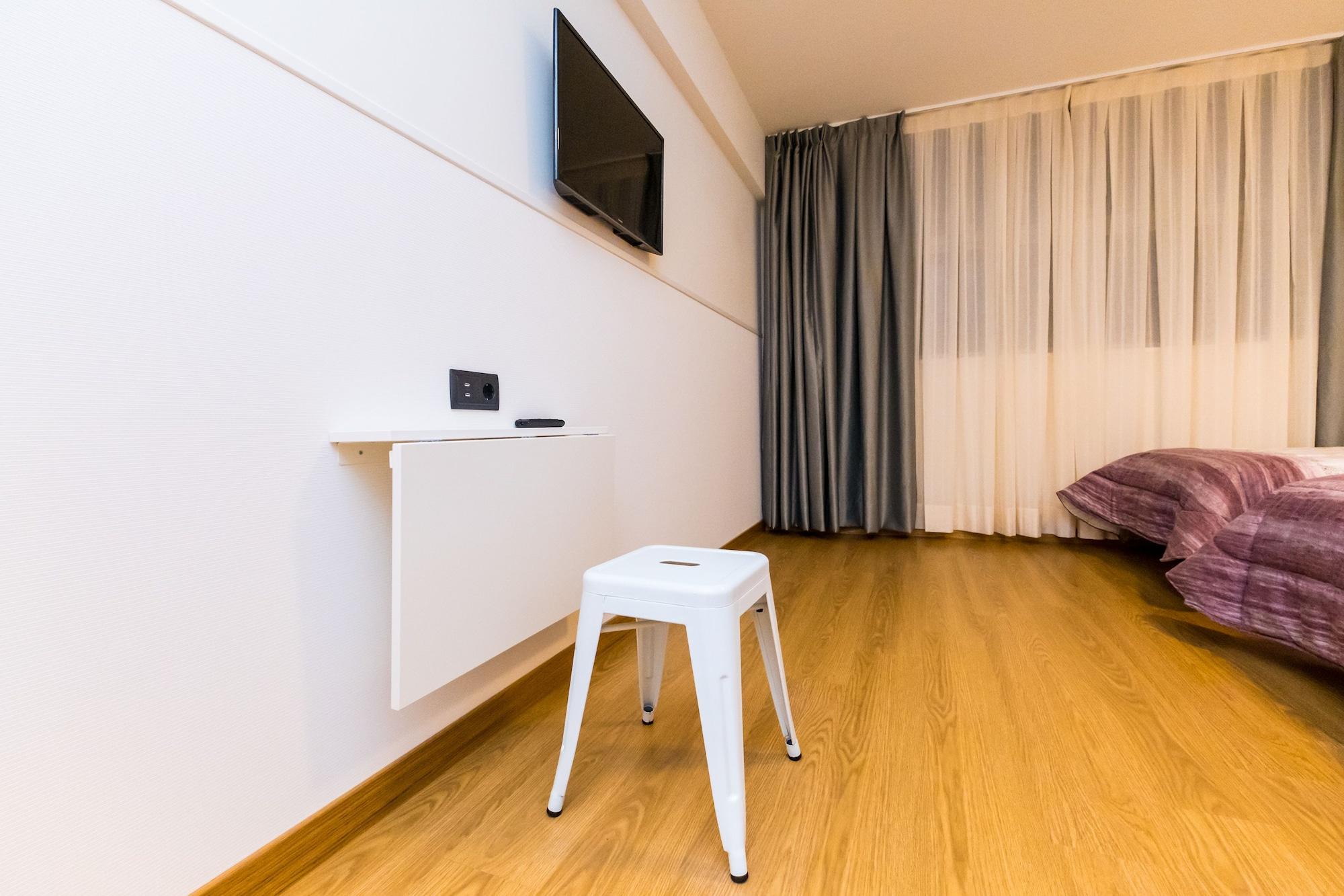 Far Bernabeu Hostal