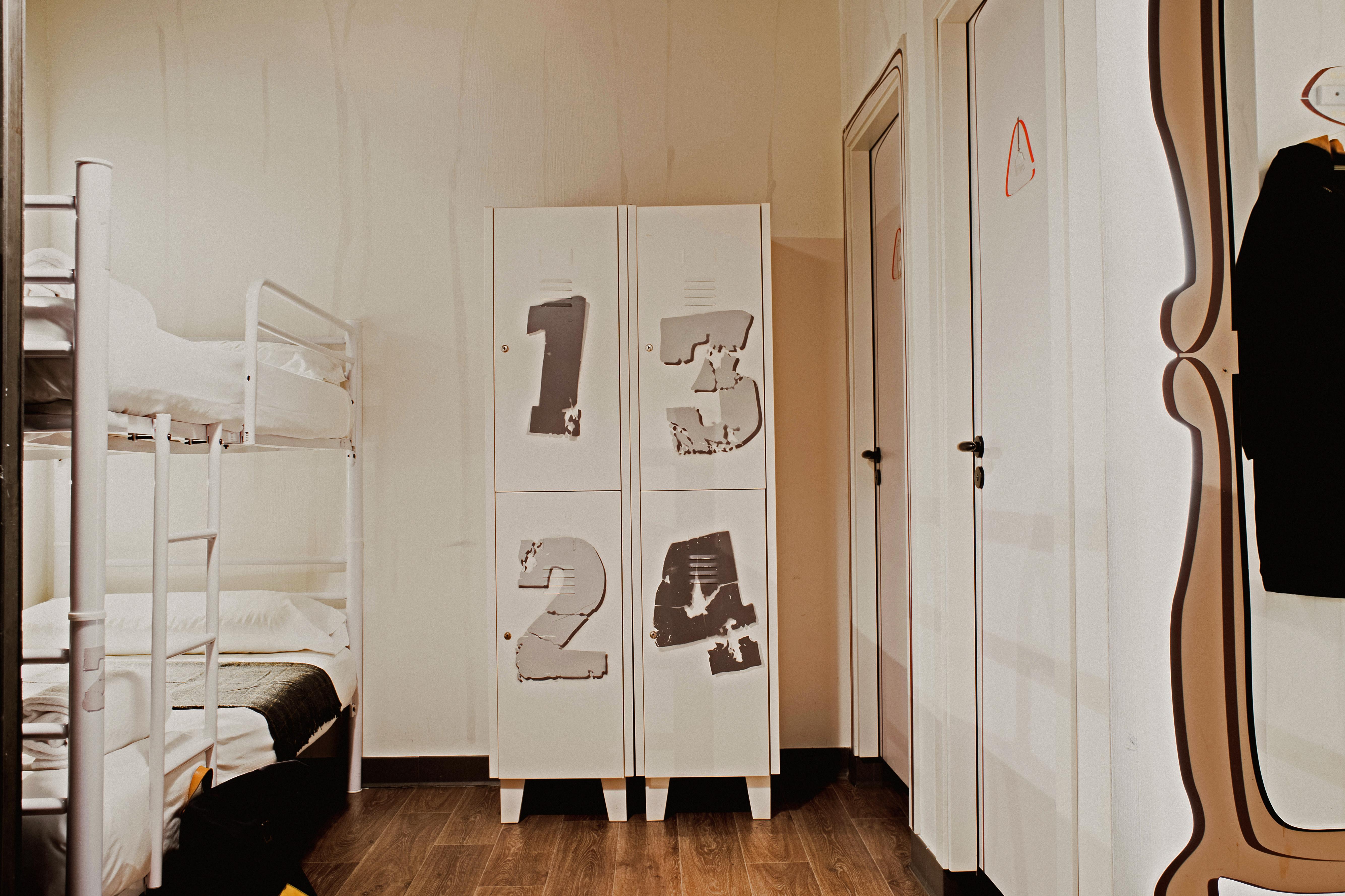 Room00 Ventura Hostal