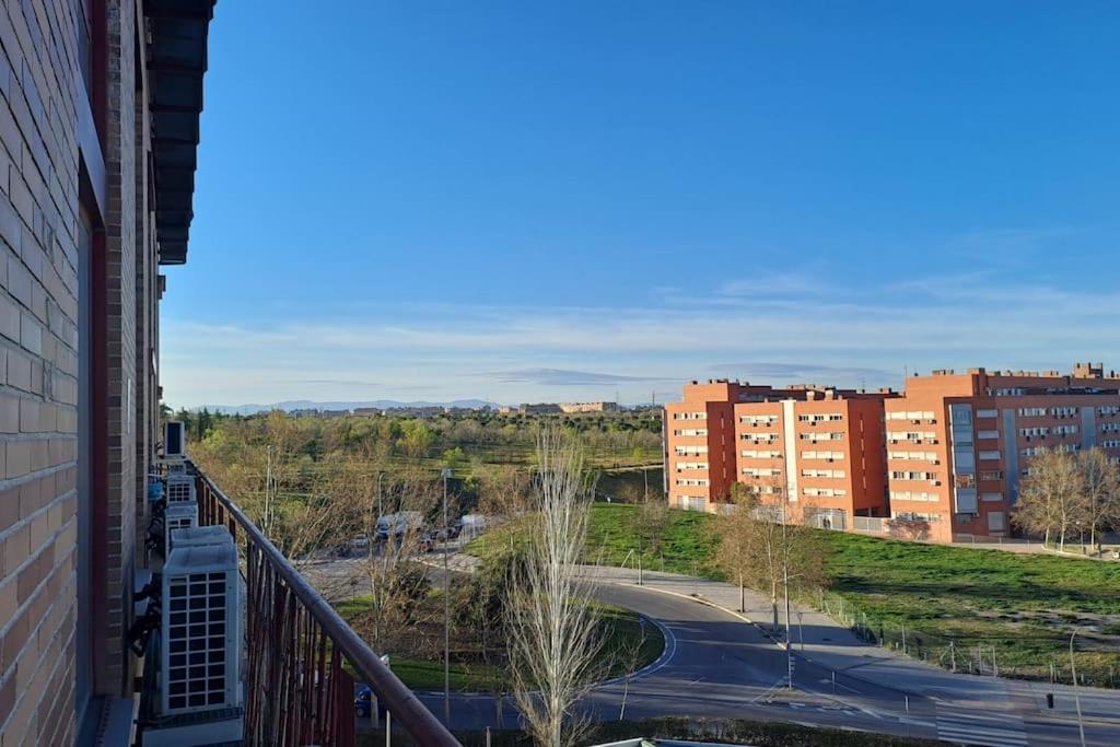 Acogedor Loftcon Garaje A 10min Del Aeropuerto E Ifema *