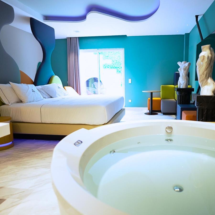 Hotel del amor Avenue - Lovely Madrid