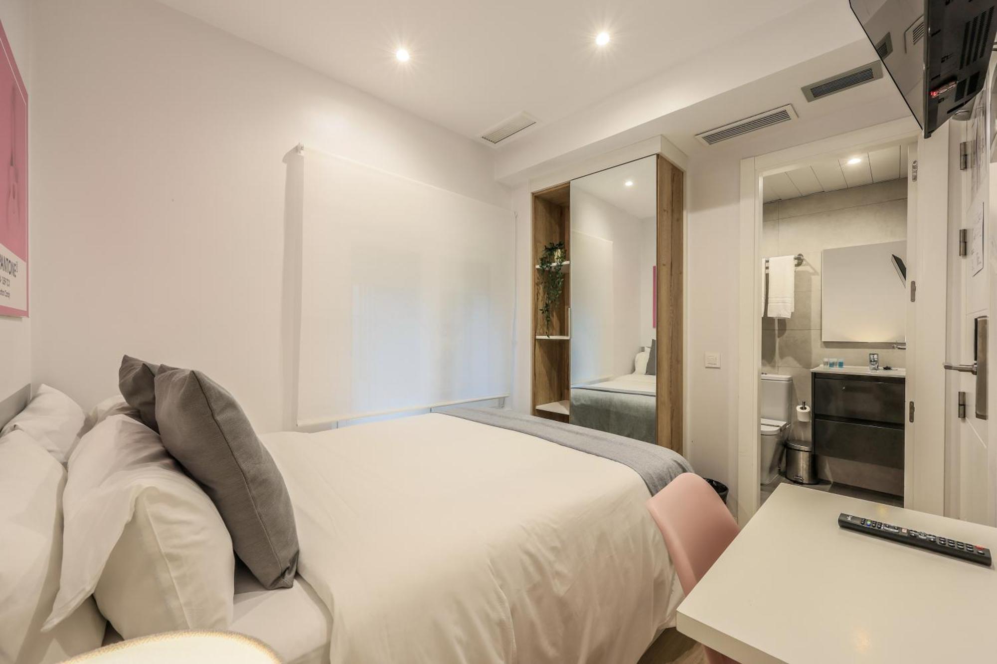 Amazinn Places Chamberi Guest house