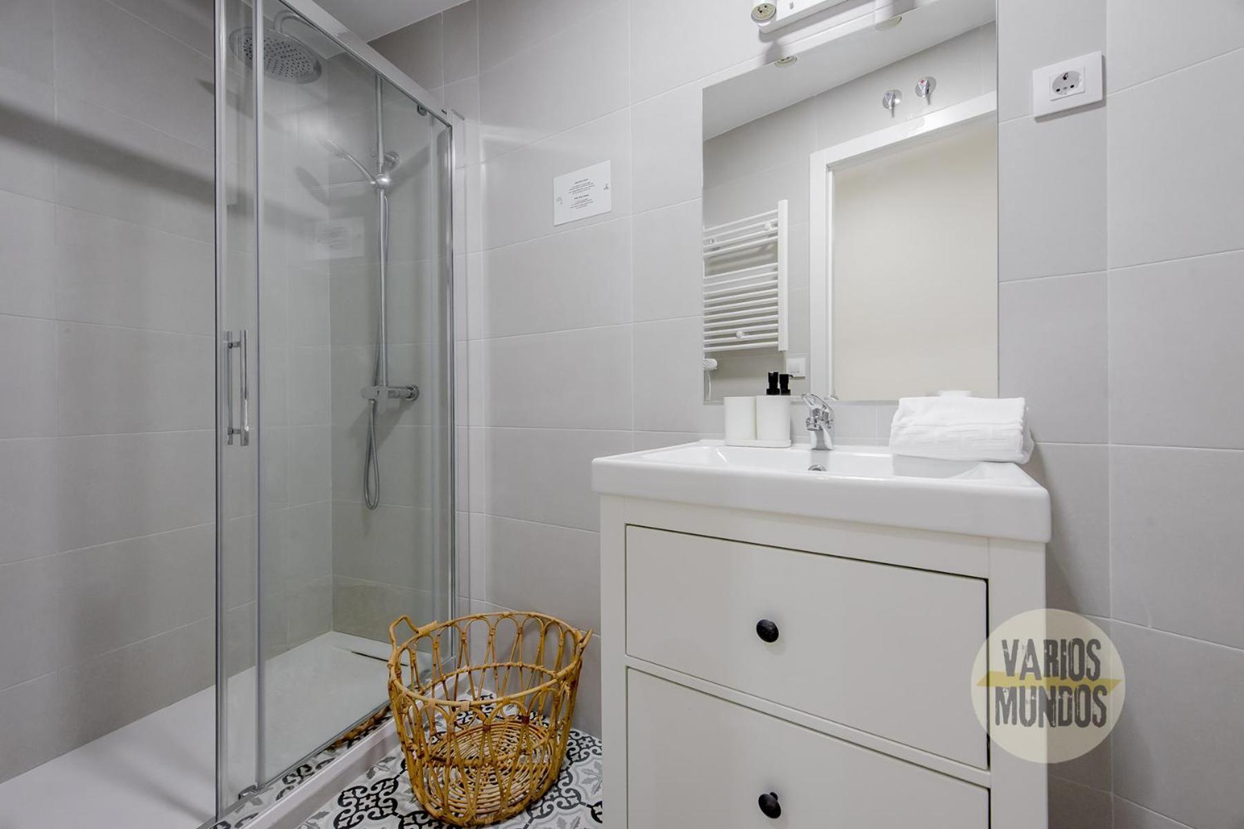 Apartamento Spacious New Aparment 8pax En La Plaza De Tirso E1 Madrid