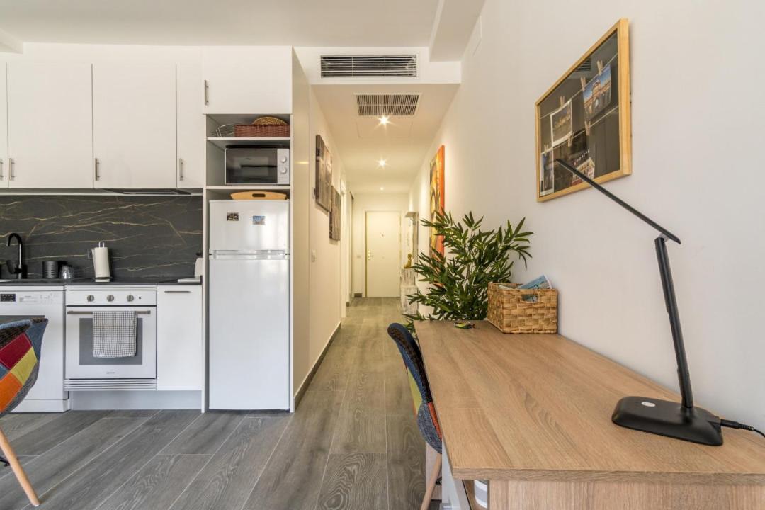 Brigth- Pool Parking-1bd 1bth-prado Apartamento