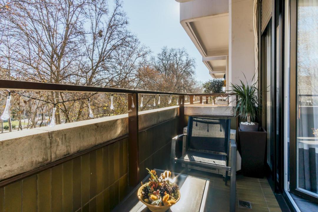 Brigth- Pool Parking-1bd 1bth-prado *