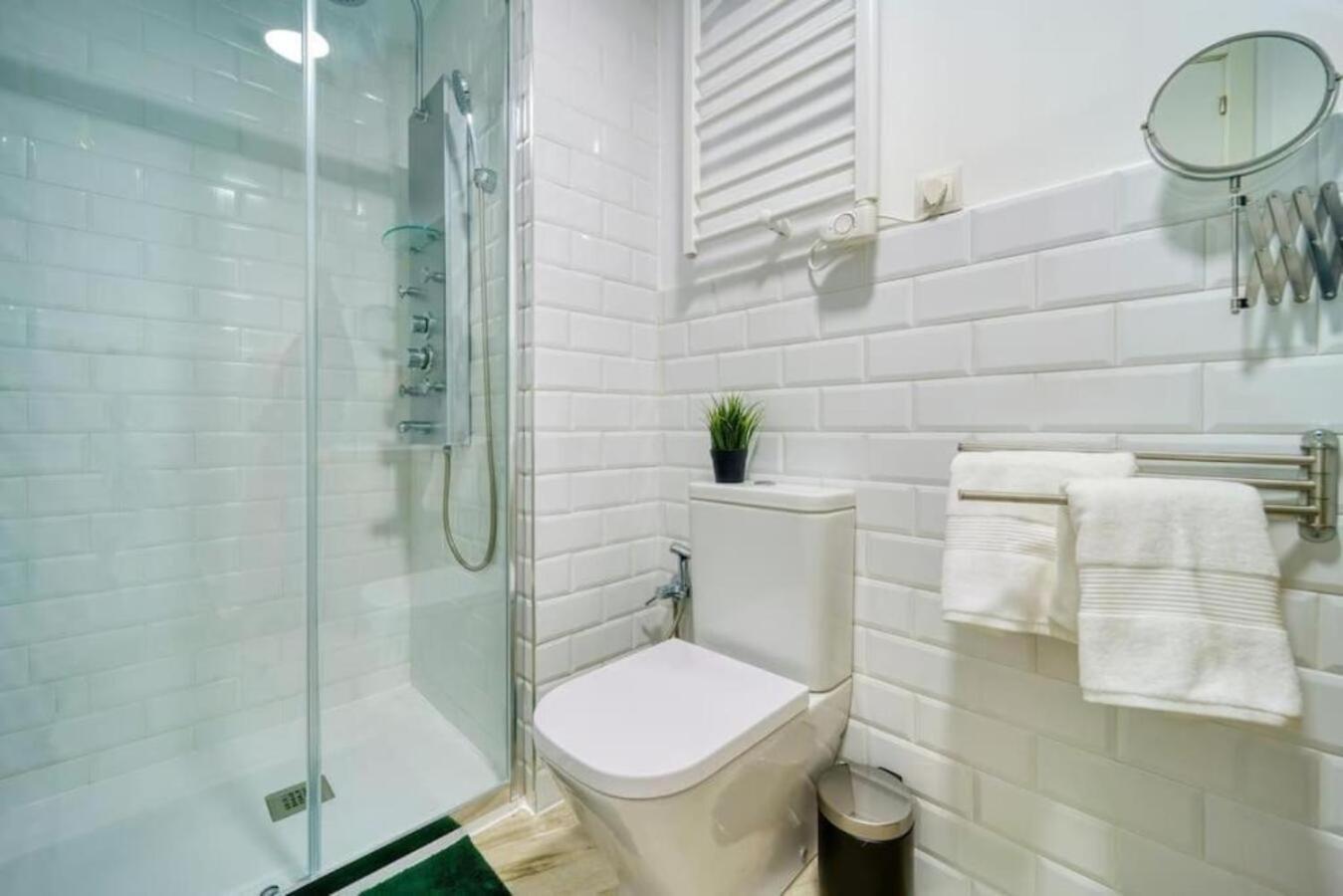 Apartamento Ubicado En Centro - 5 Personas. Madrid
