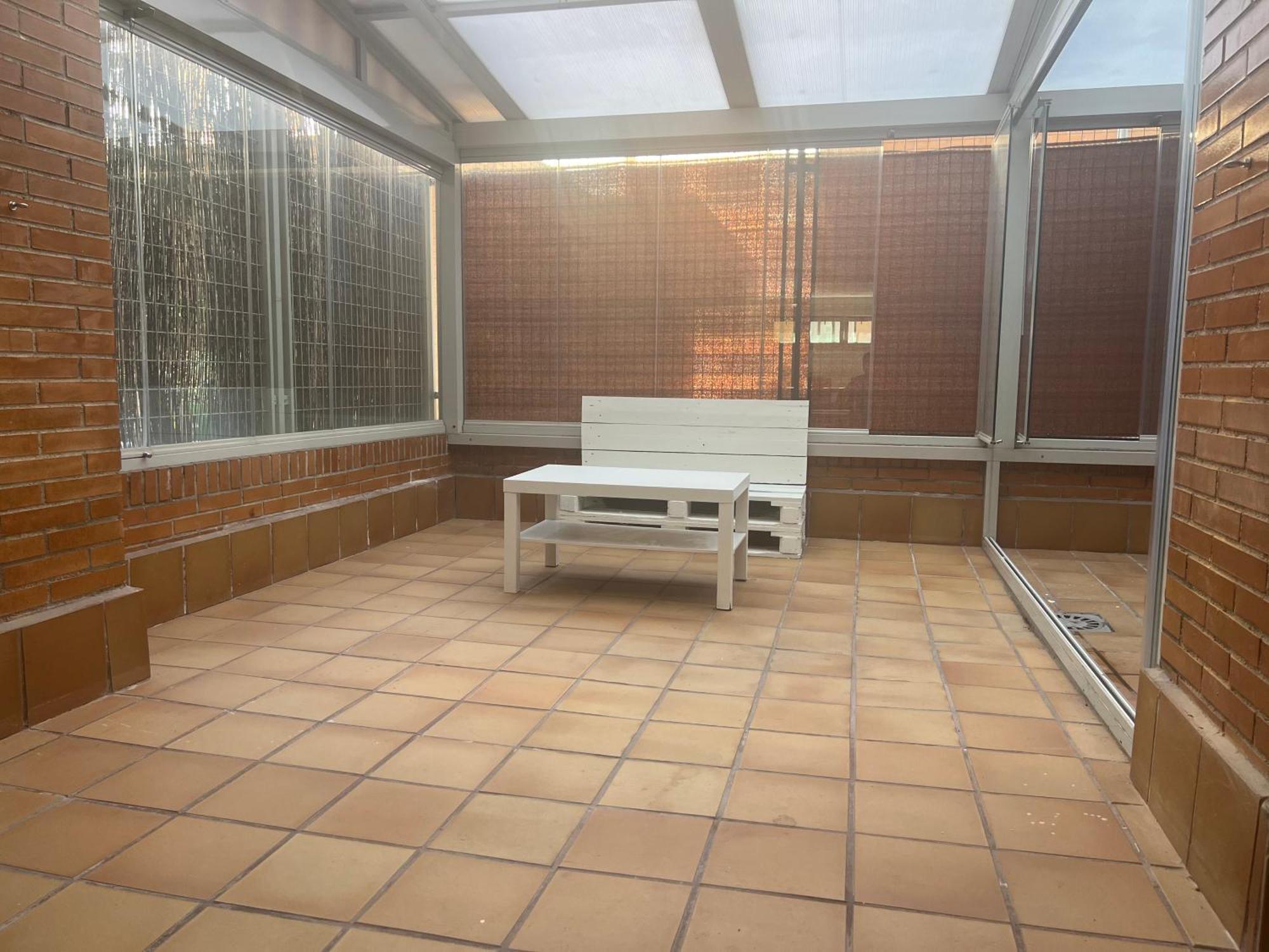 Apartamento Impresionante De 4 3 Banos Y 2 Plazas De Garaje *
