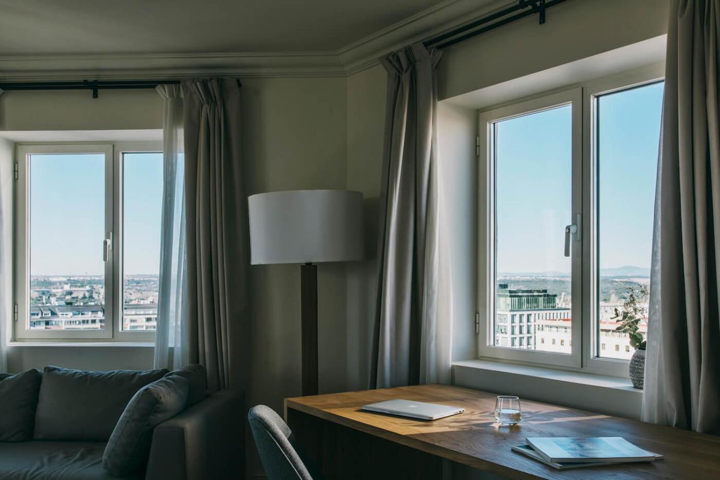 Hotel Dear