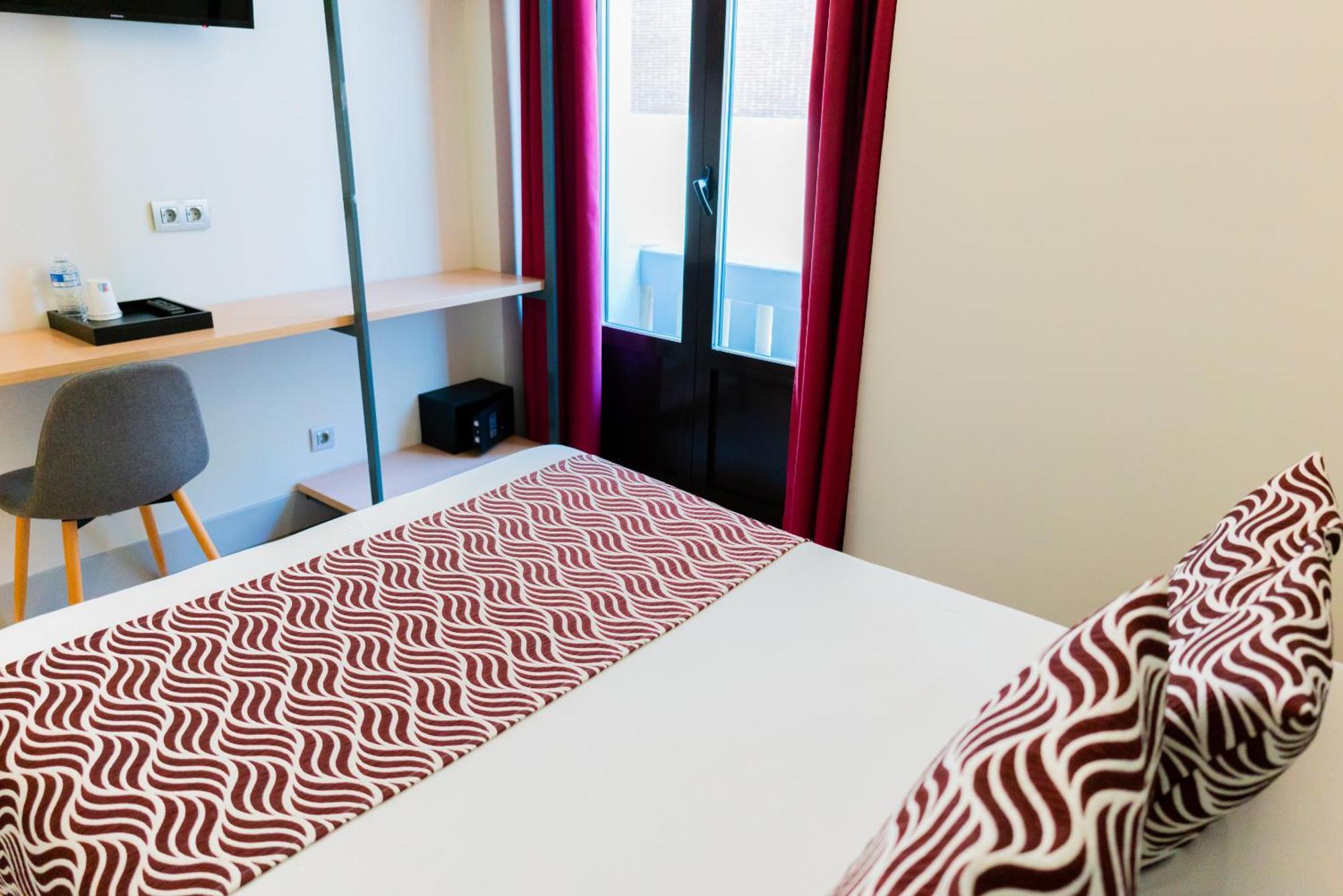 Juliette-gran Via Hostal *