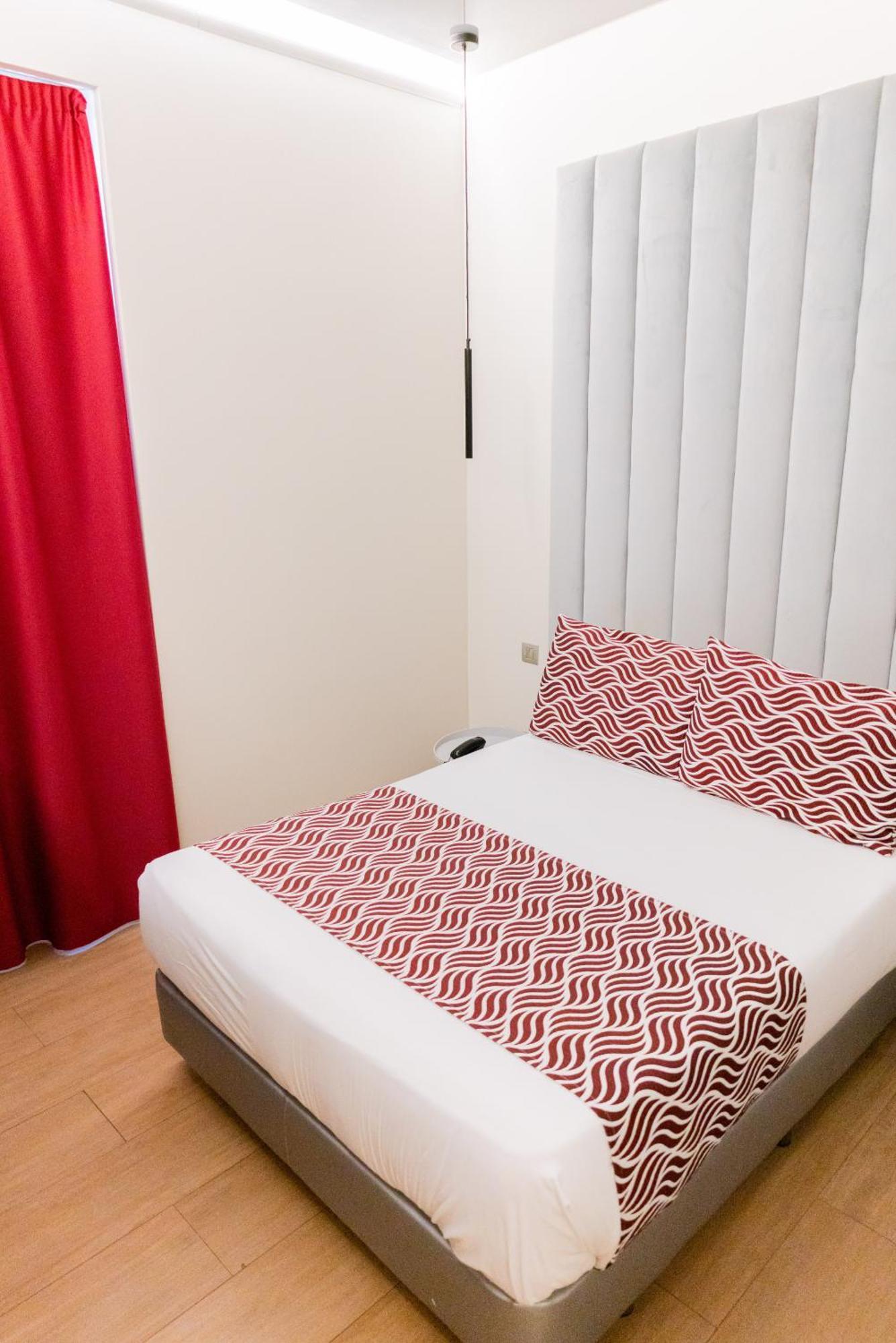 Juliette-gran Via Hostal