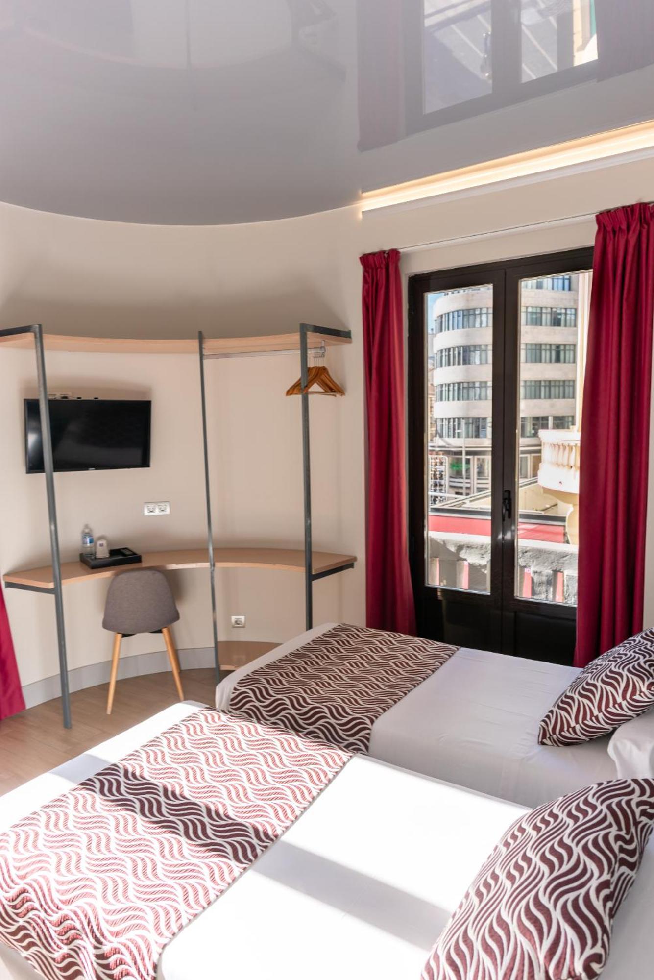 Juliette-gran Via Hostal