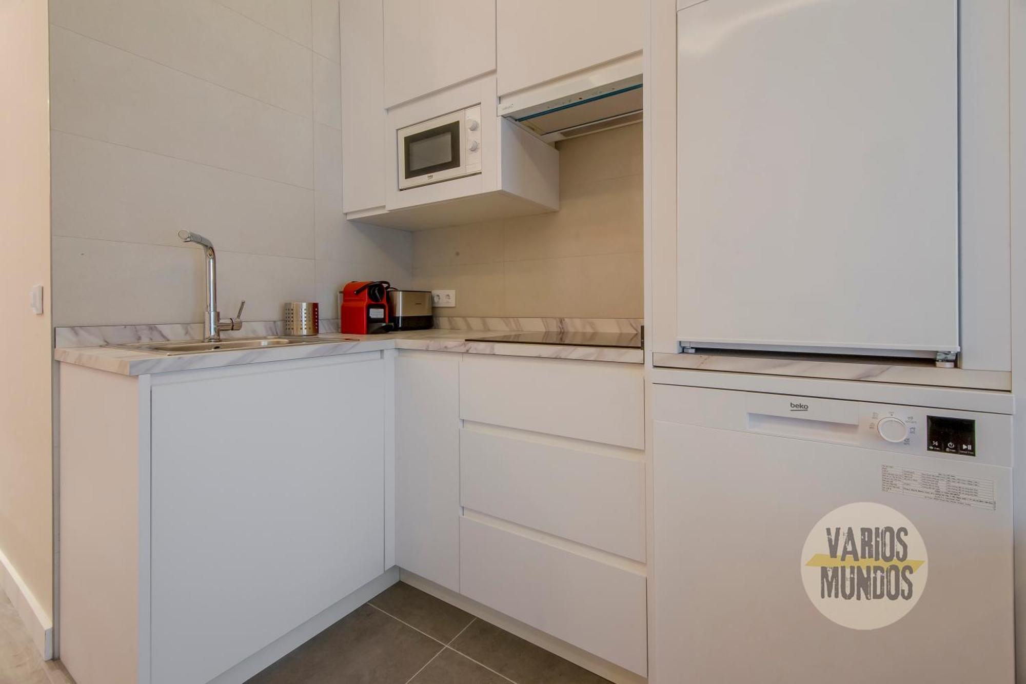 Magnifico 8pax En Calle Santa Ana * Madrid