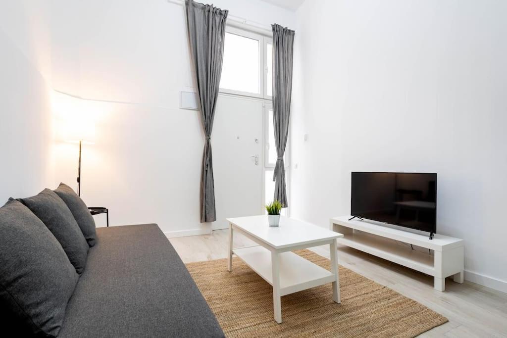 Loft Reformado En Marques De Vadillo Con Patio Privado Apartamento Madrid