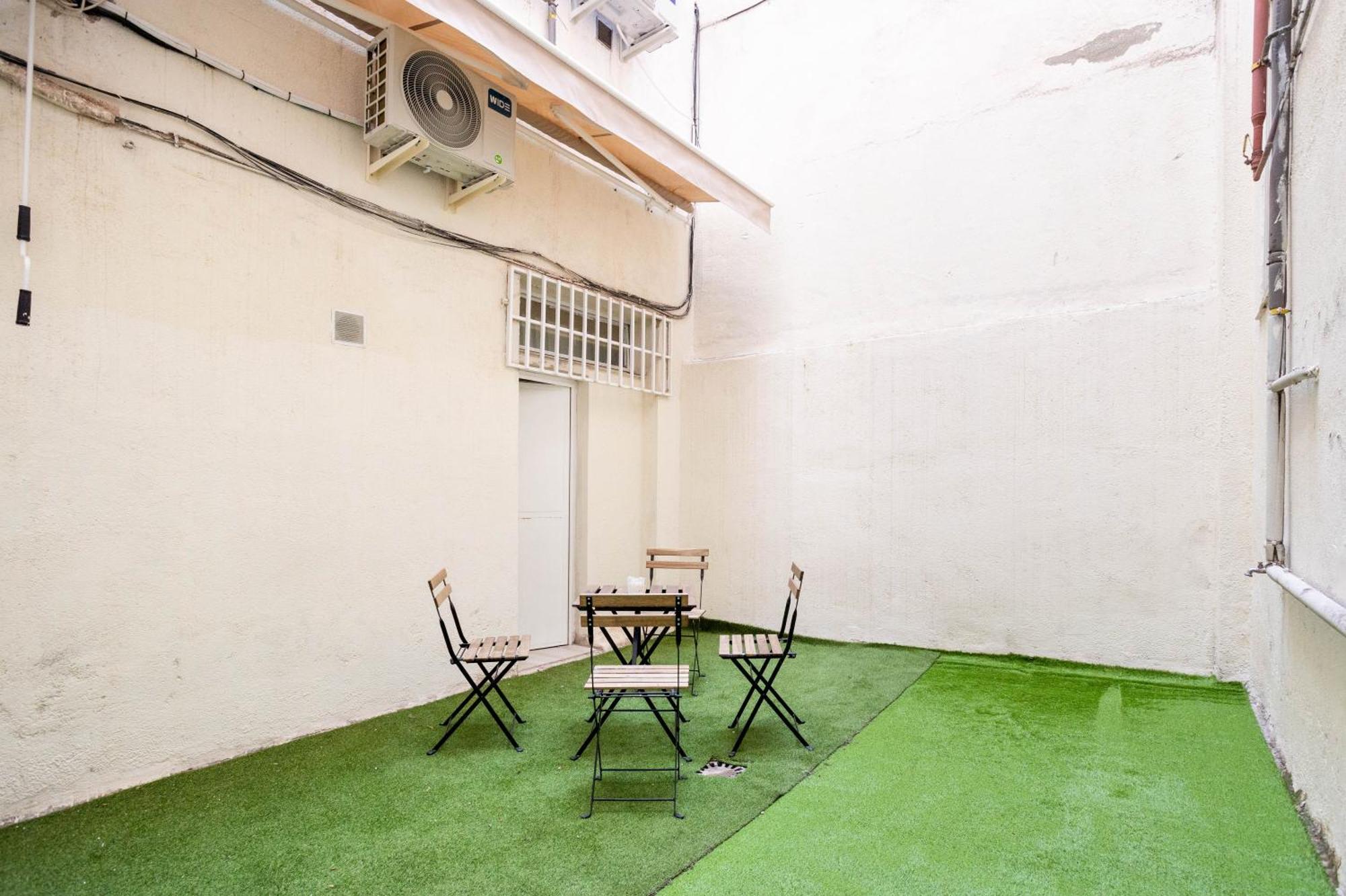 Apartamento Loft Reformado En Marques De Vadillo Con Patio Privado