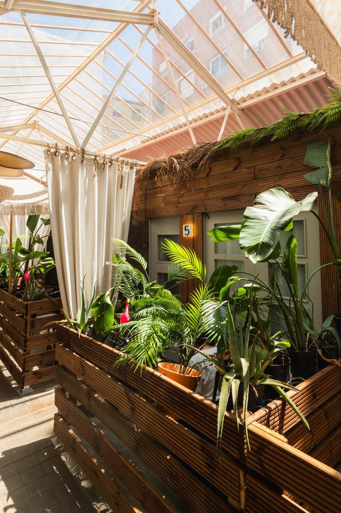 Life Gran Via - Tropical Garden Hotel