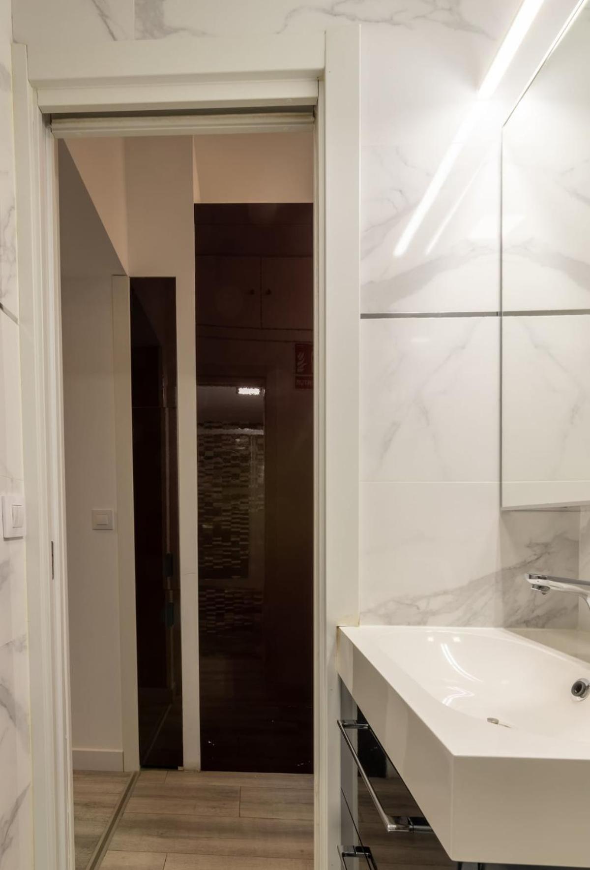 Cozy & Minimal Seasonal Madrid