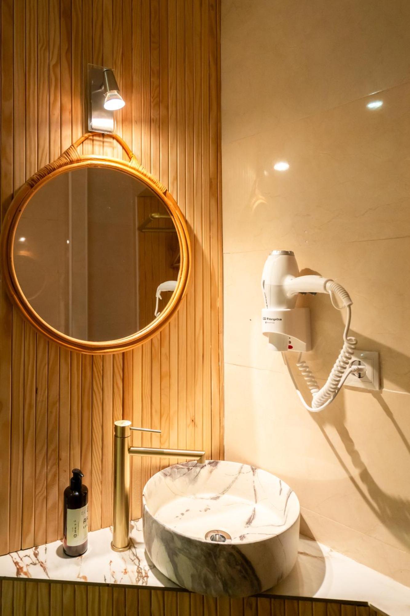 Life Gran Via Design 3*