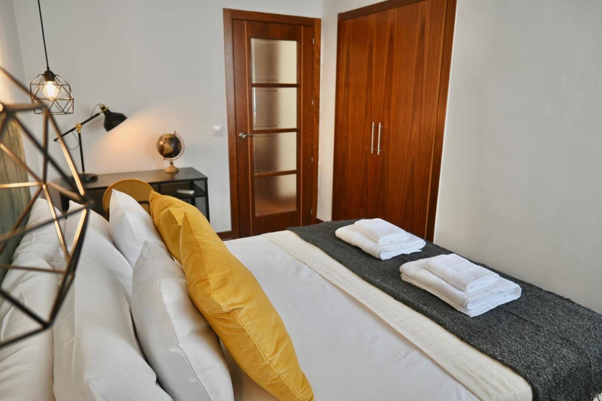 Apartment For Vivienda Temporal De Cuatro En Arganzuela Man102 *