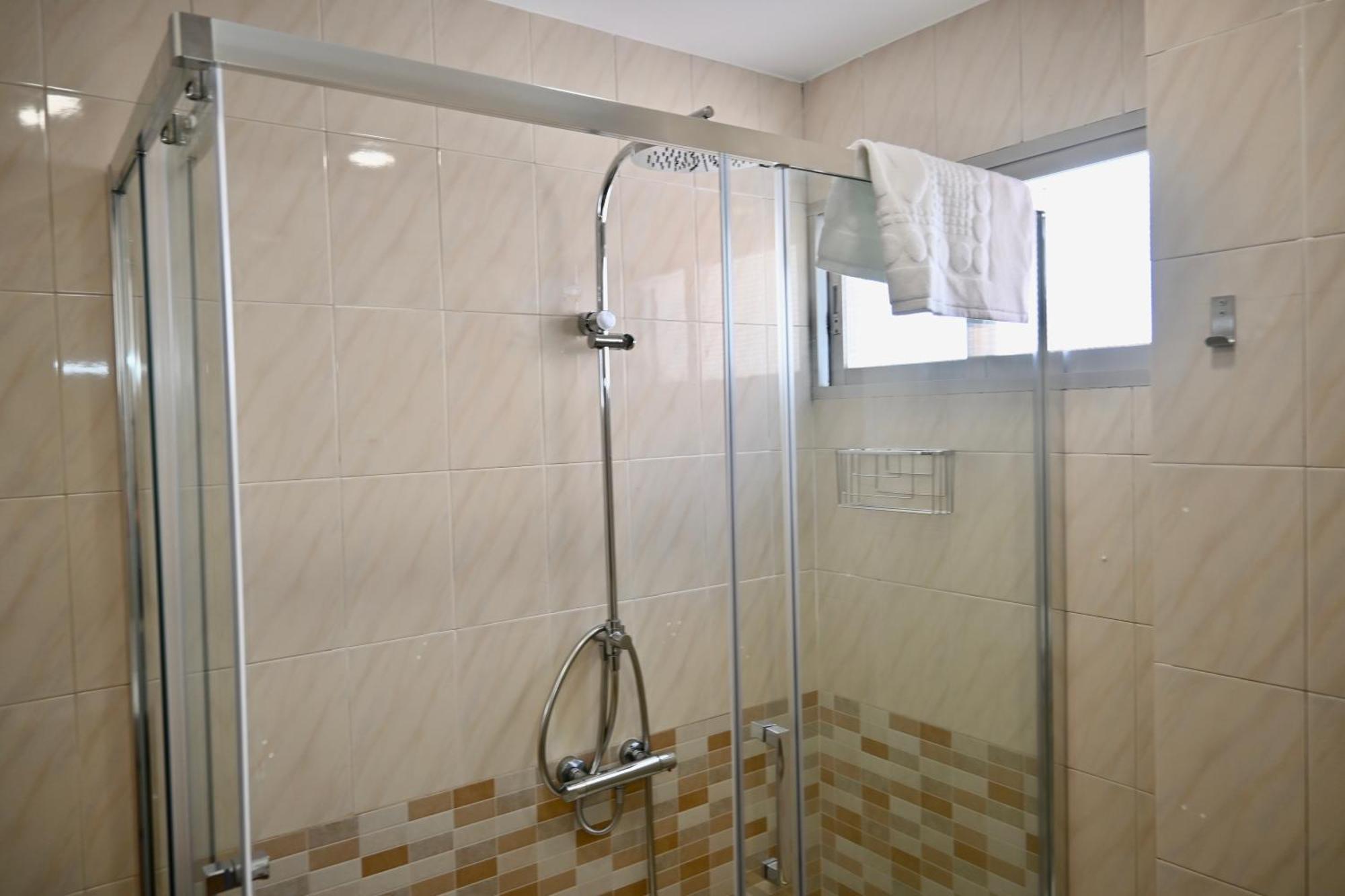 For Vivienda Temporal De Cuatro En Arganzuela Man102 Apartment Madrid