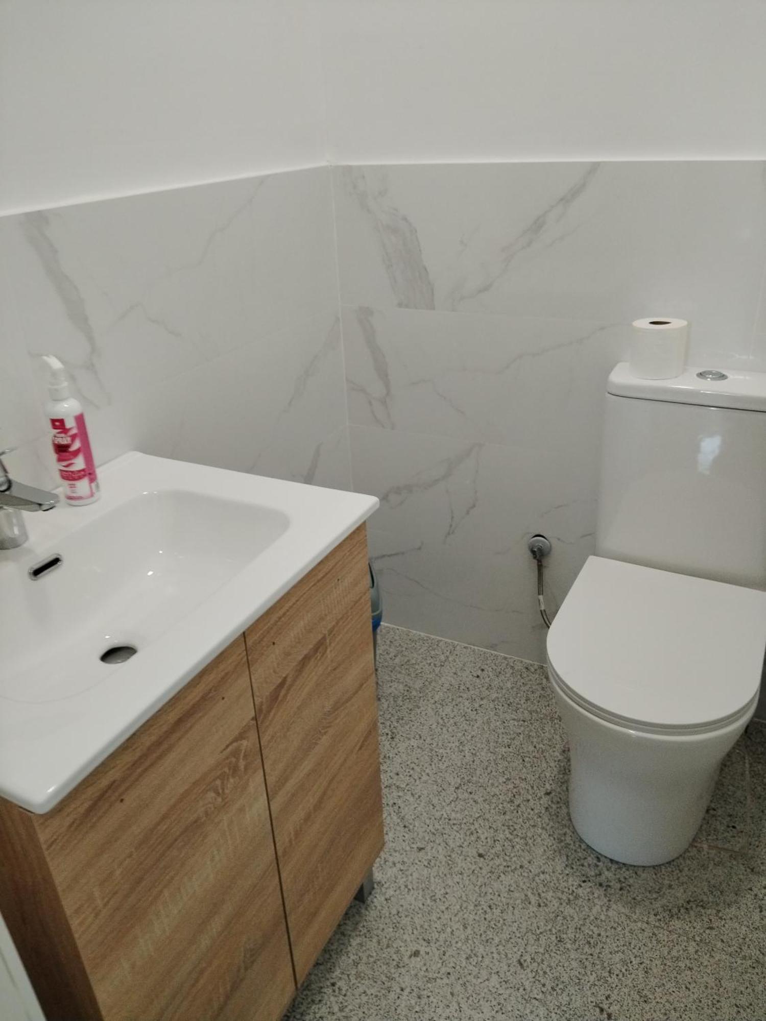 Alexa Host Vallecas Hostal