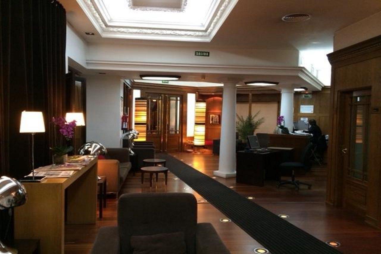 Hotel Quatro Puerta Del Sol 4*