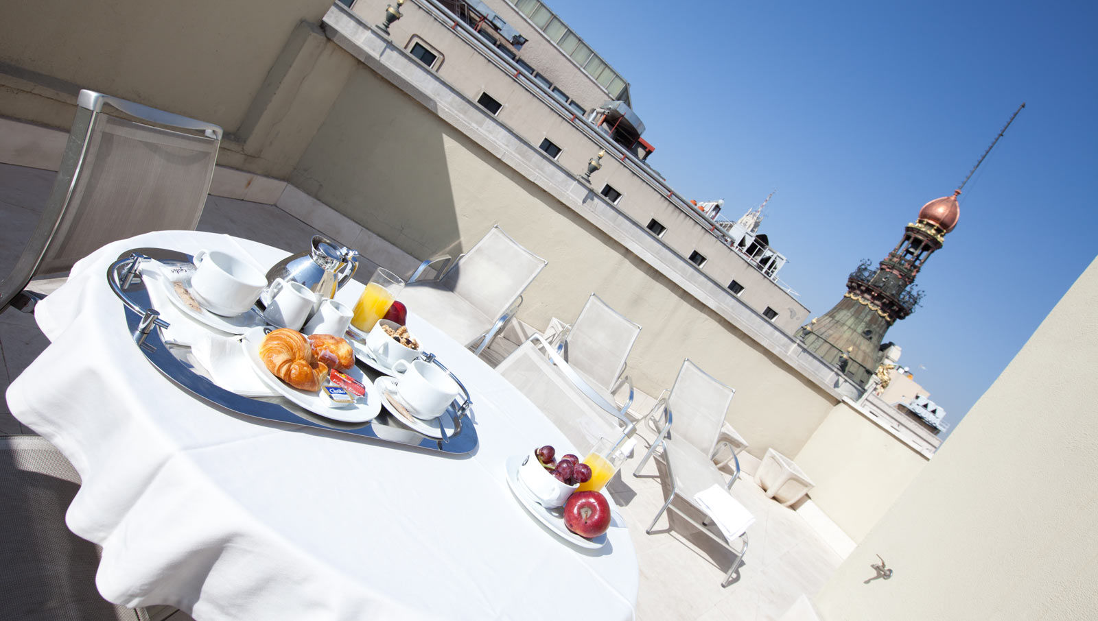 Hotel Quatro Puerta Del Sol 4*