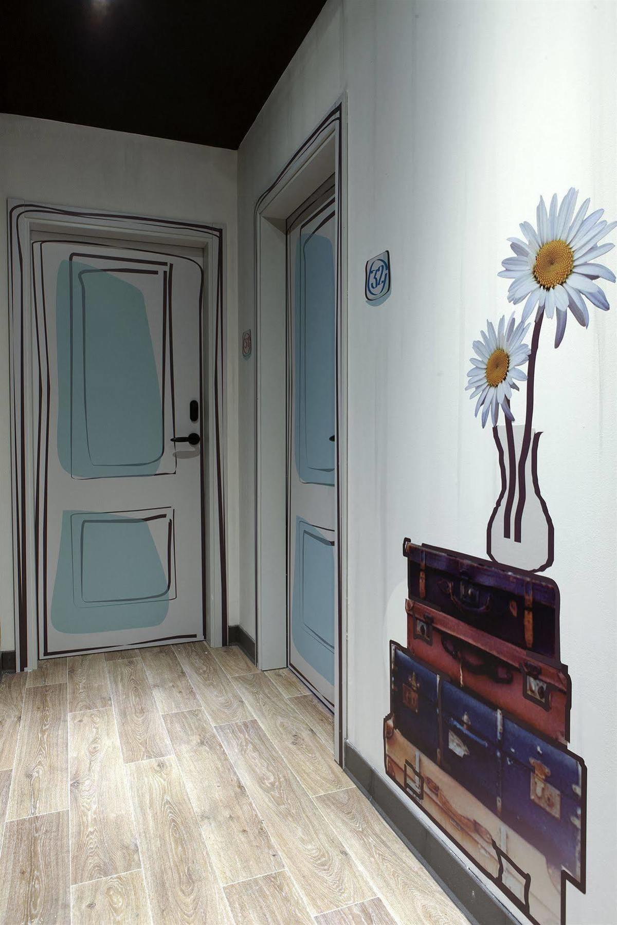 Room00 Ventura