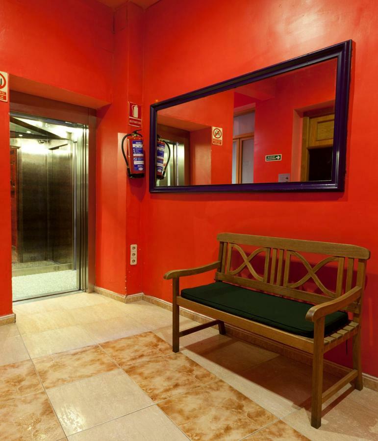 La De Huertas Hostal *
