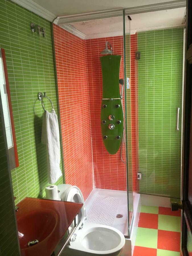 Arvin Hostal Pensión *
