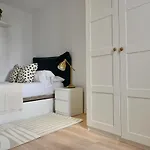 Moderno Apartamento Temporal De Dos Dormitorios En Avenida America Ctg101