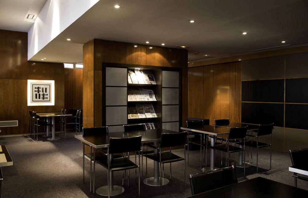 Ac Avenida De América By Marriott Hotel 3*