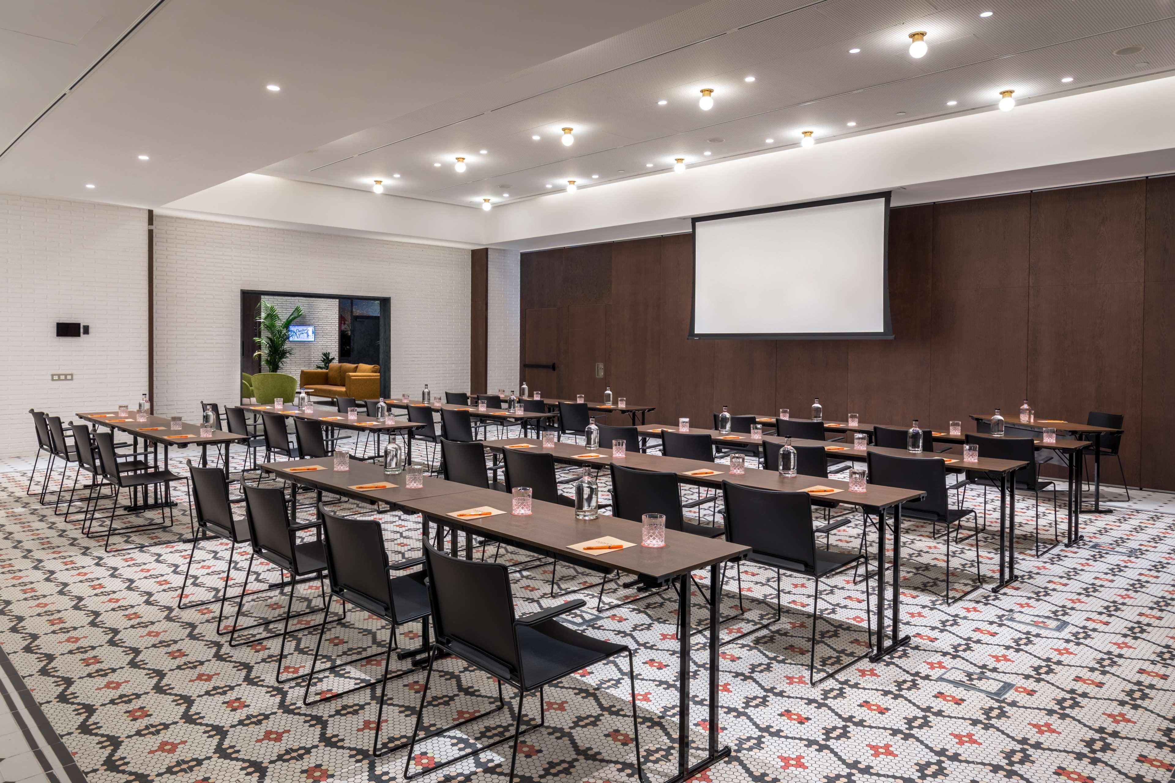 Hotel Canopy By Hilton Castellana