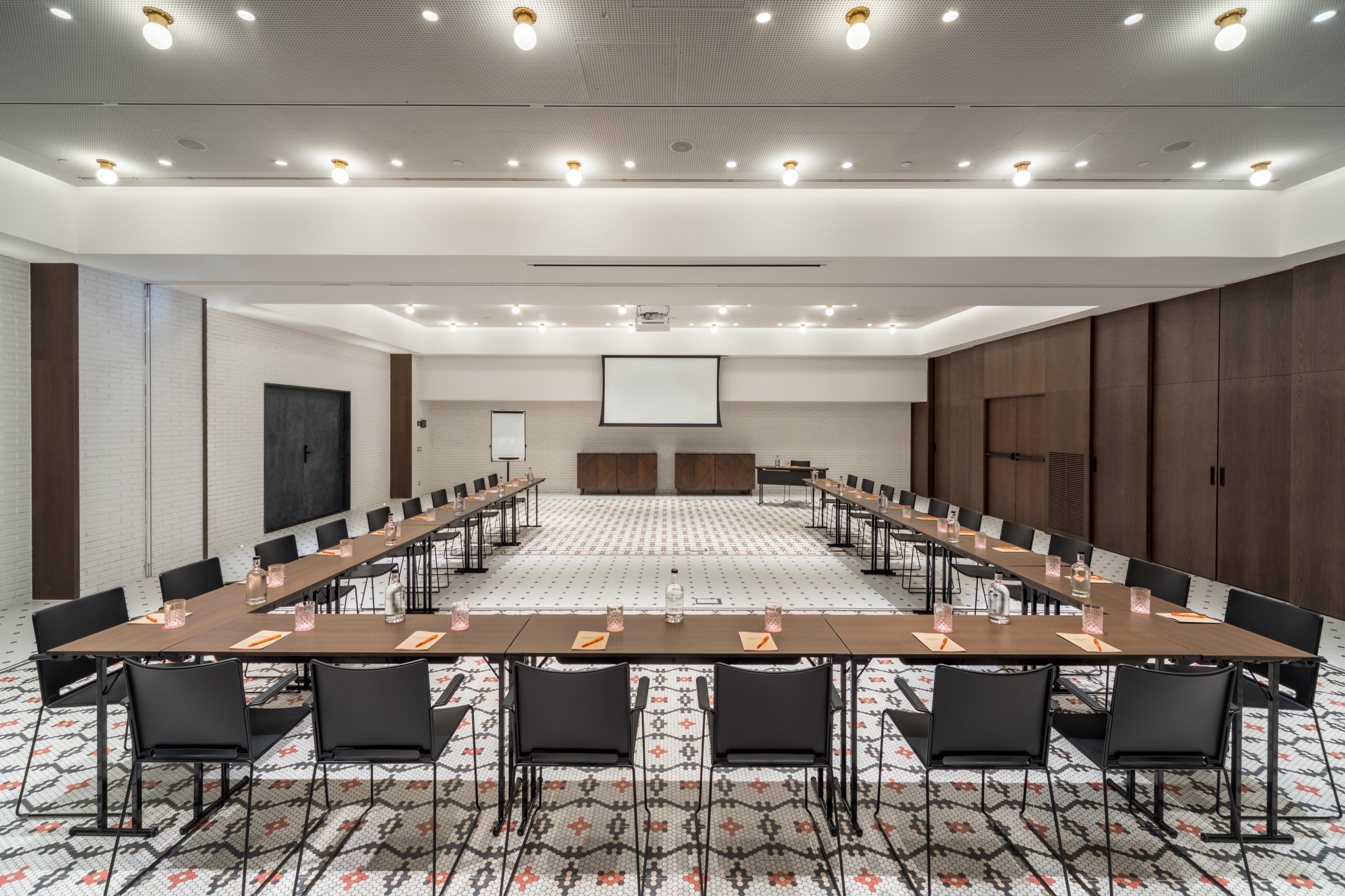 Canopy By Hilton Castellana 4*
