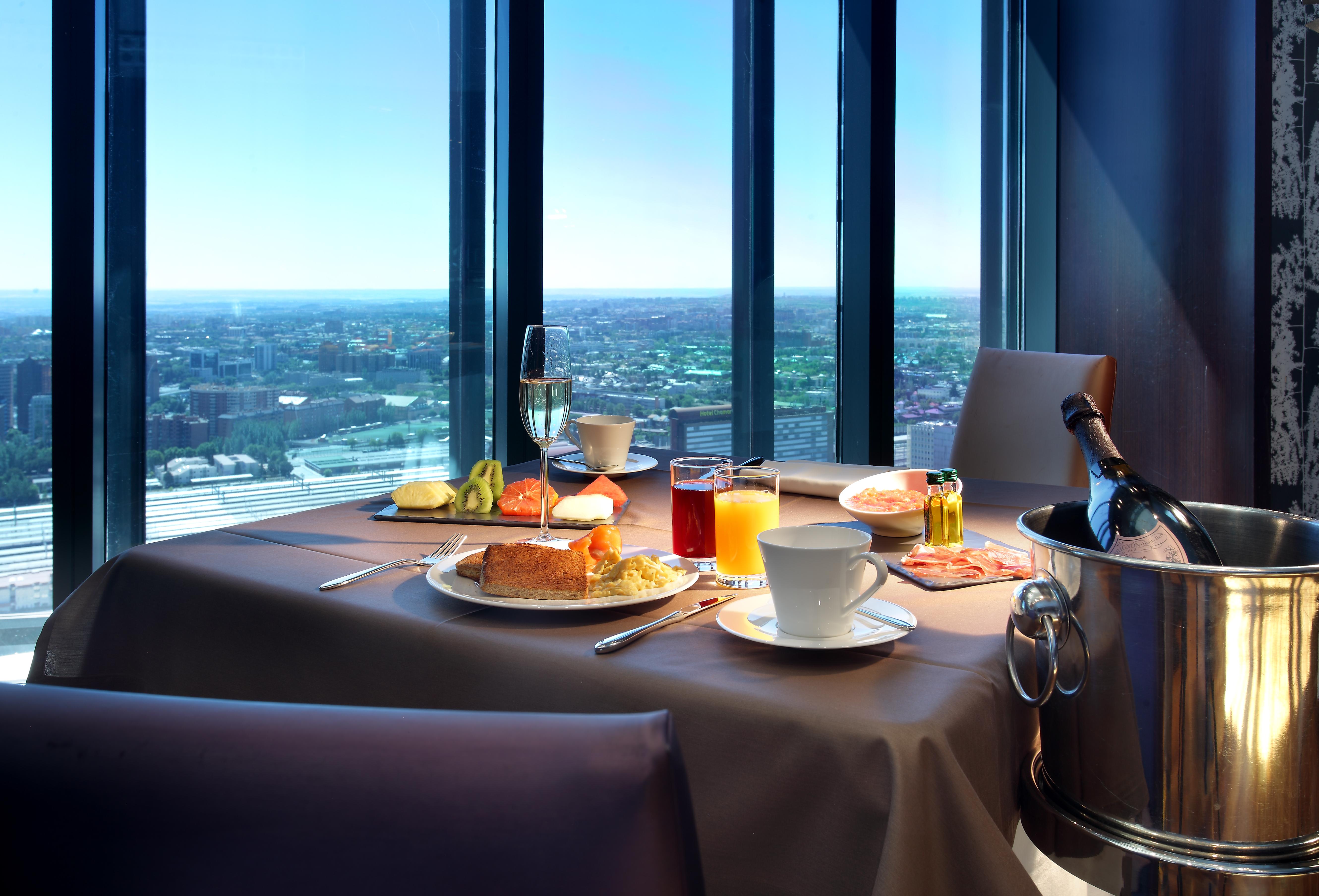Hotel Eurostars Tower 5*