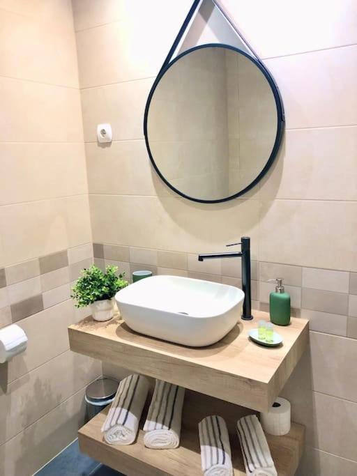 Nuevo Apartamento Airport Apartamento Madrid