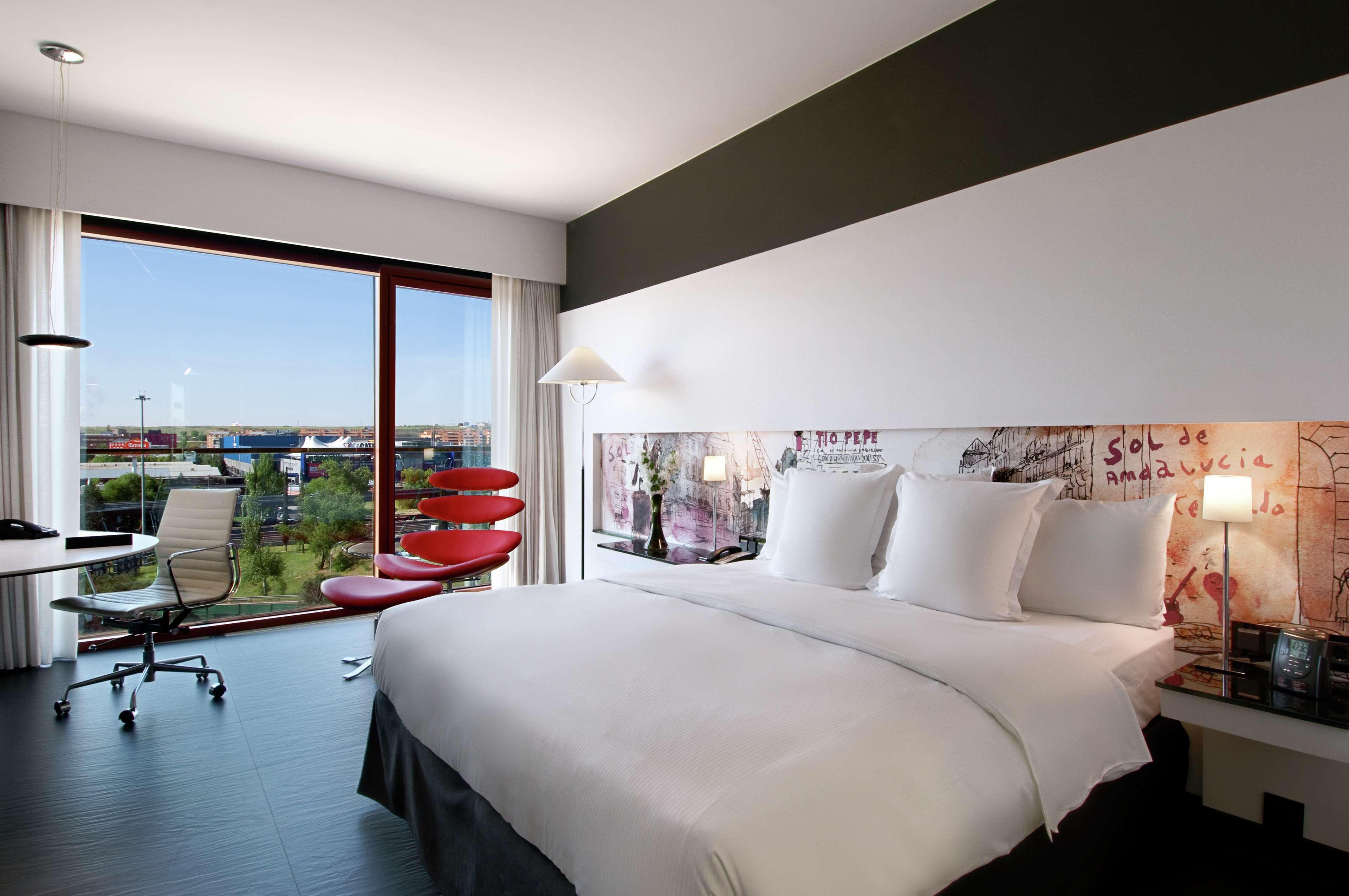 Hilton Airport 4*