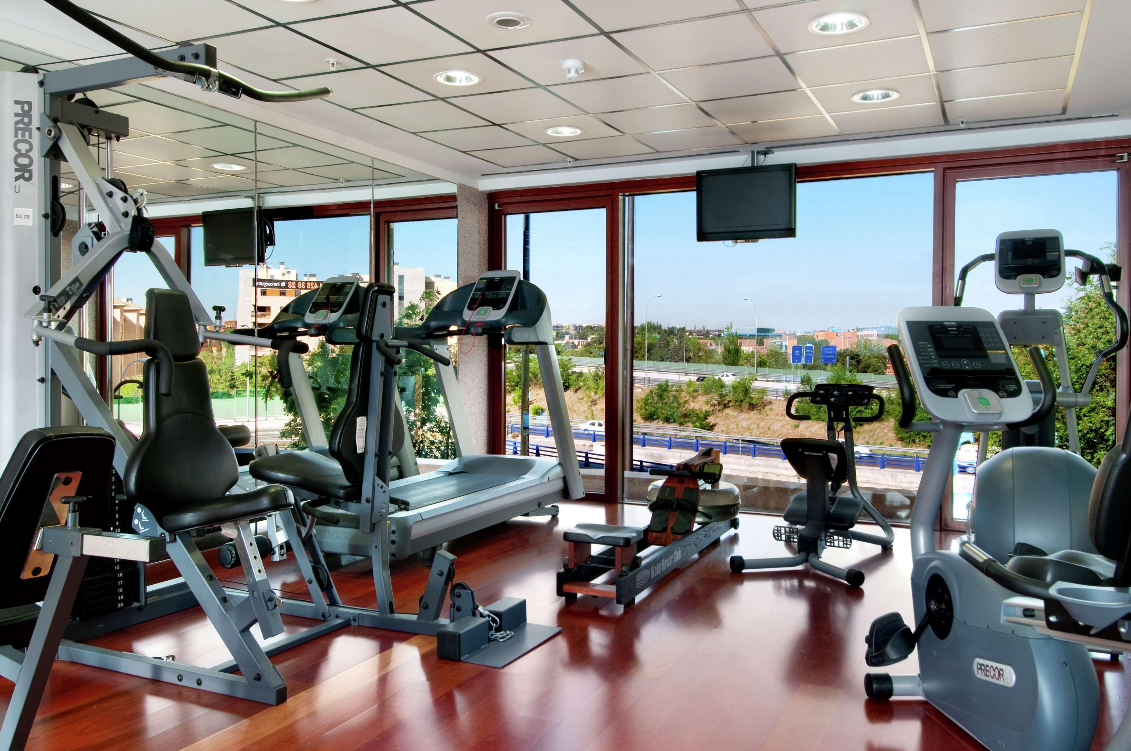 Hilton Airport Hotel 4*