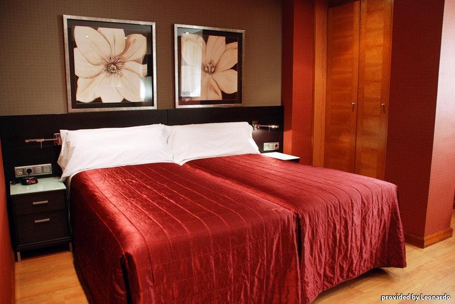 Hotel De Barajas 3*
